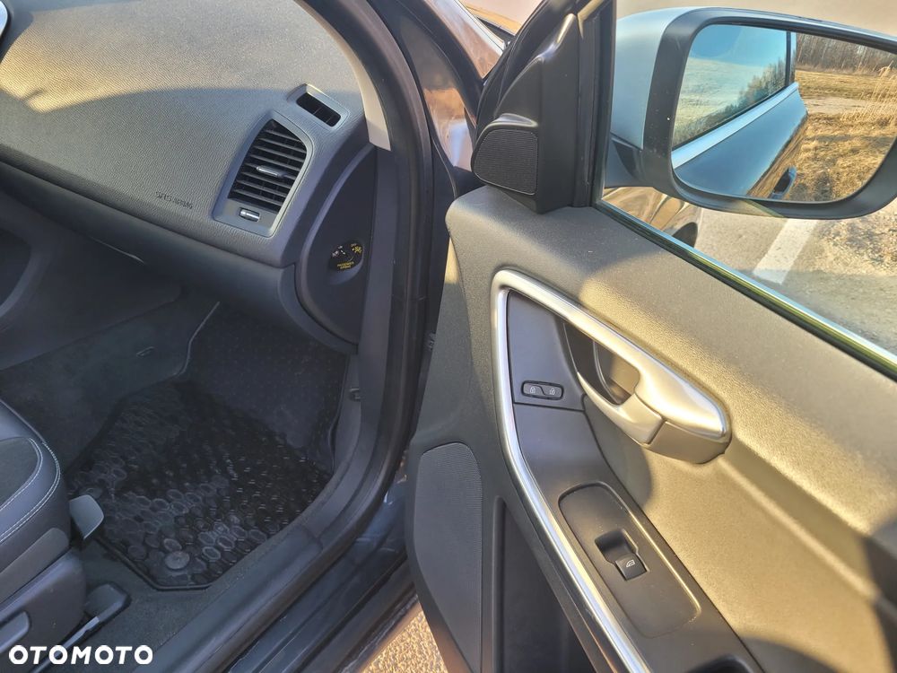 Volvo XC 60 D4 Geartronic Momentum - 14