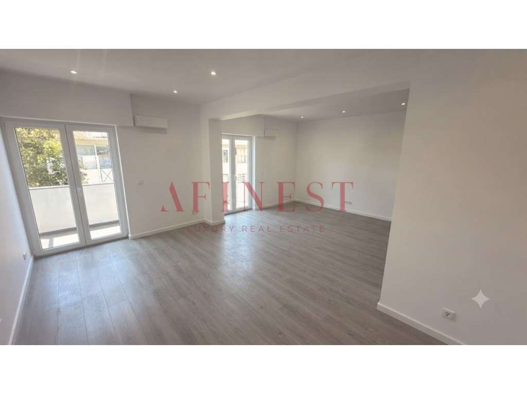 APARTAMENTO T3 AO PÉ DA PRAIA EM SÃO JOÃO DO ESTORIL - Grande imagem: 3/31