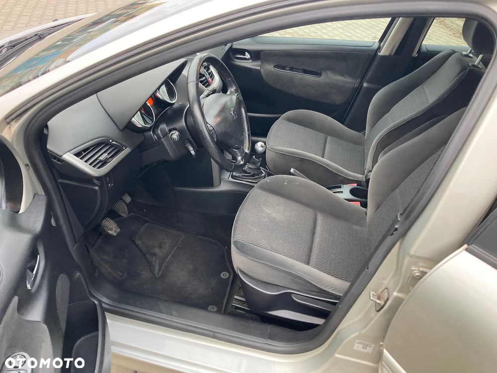 Peugeot 207 1.6 HDi - 9