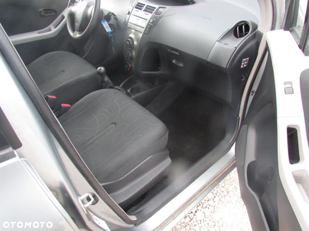 Toyota Yaris 1.0 VVT-i Cool - 17