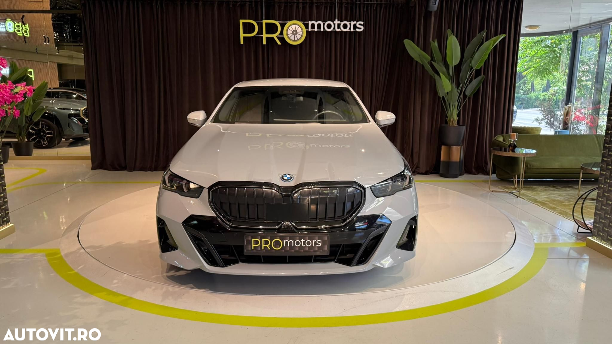 BMW Seria 5 550e xDrive Aut. - 9