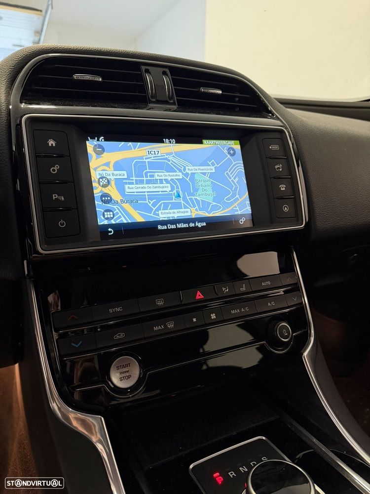 Jaguar XE E-Performance Aut. Prestige - 10