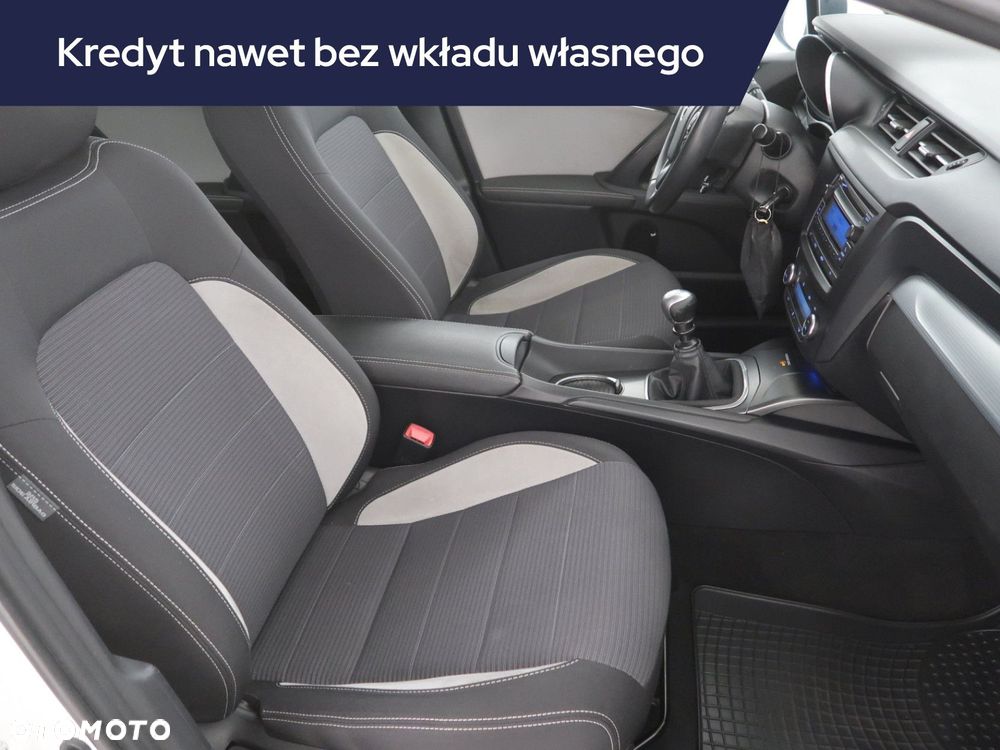 Toyota Avensis - 11