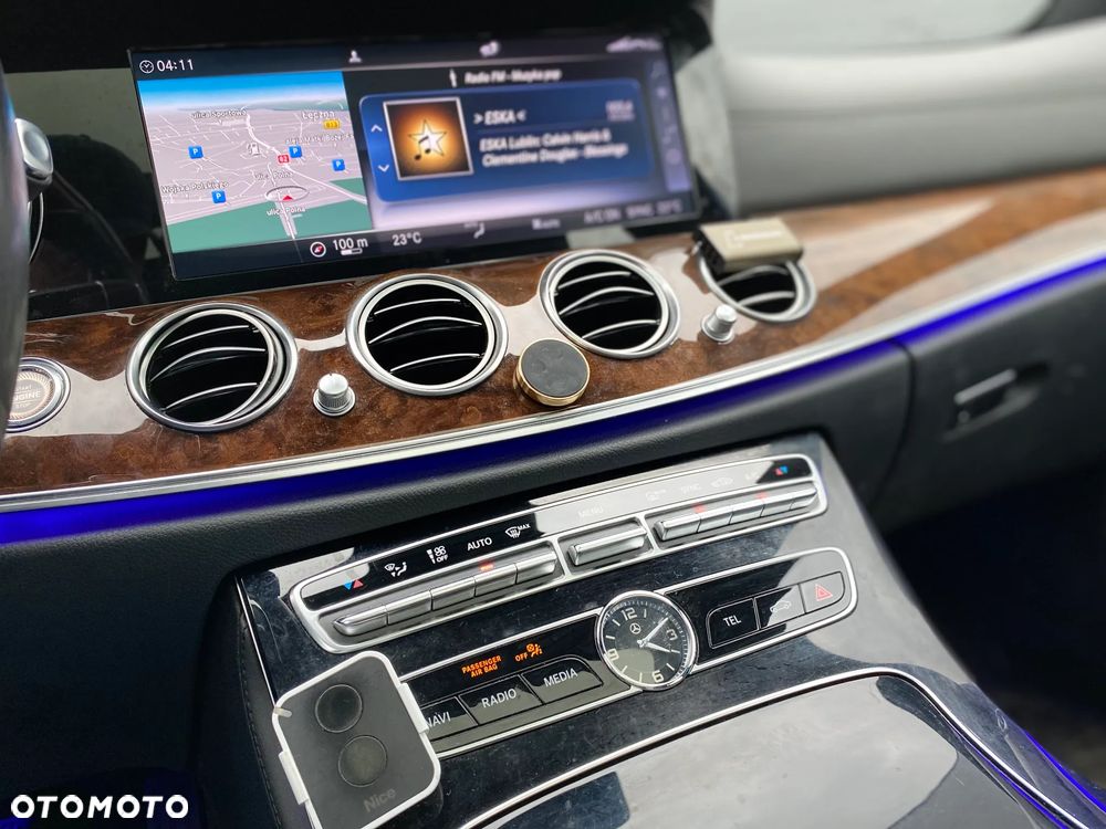 Mercedes-Benz Klasa E 300 9G-TRONIC - 17