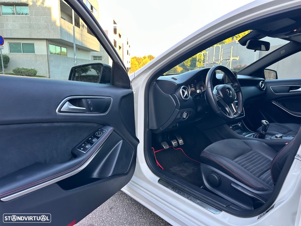 Mercedes-Benz A 180 d AMG Line - 29