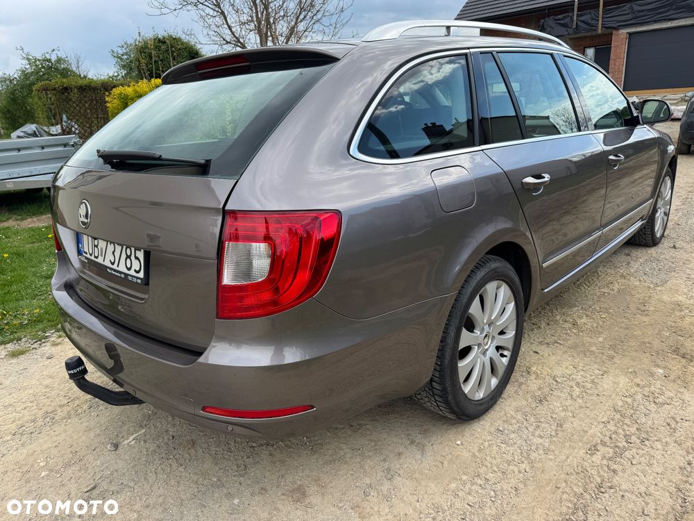 Skoda Superb 2.0 TDI Ambition DSG - 6