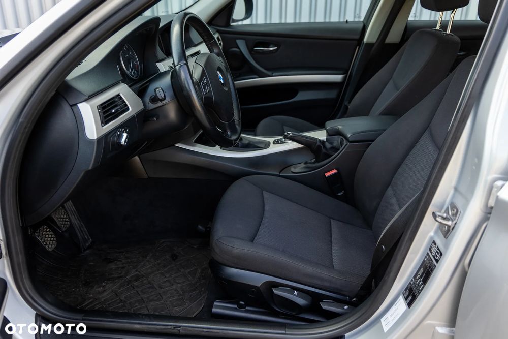 BMW Seria 3 318d DPF - 19