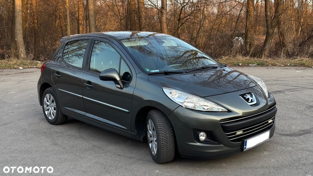Peugeot 207 - 1