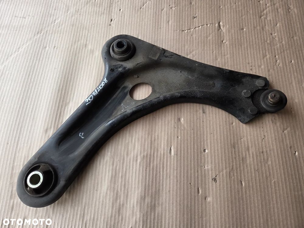 Wahacz przedni prawy Peugeot 208 - 1