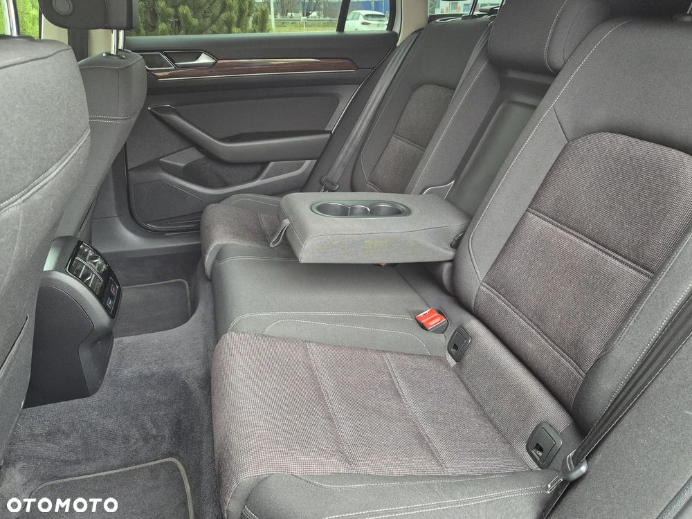 Volkswagen Passat 2.0 TDI BMT Highline - 11