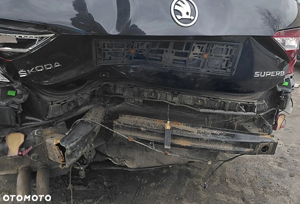 Skoda Superb 1.8 TSI L&K DSG - 9