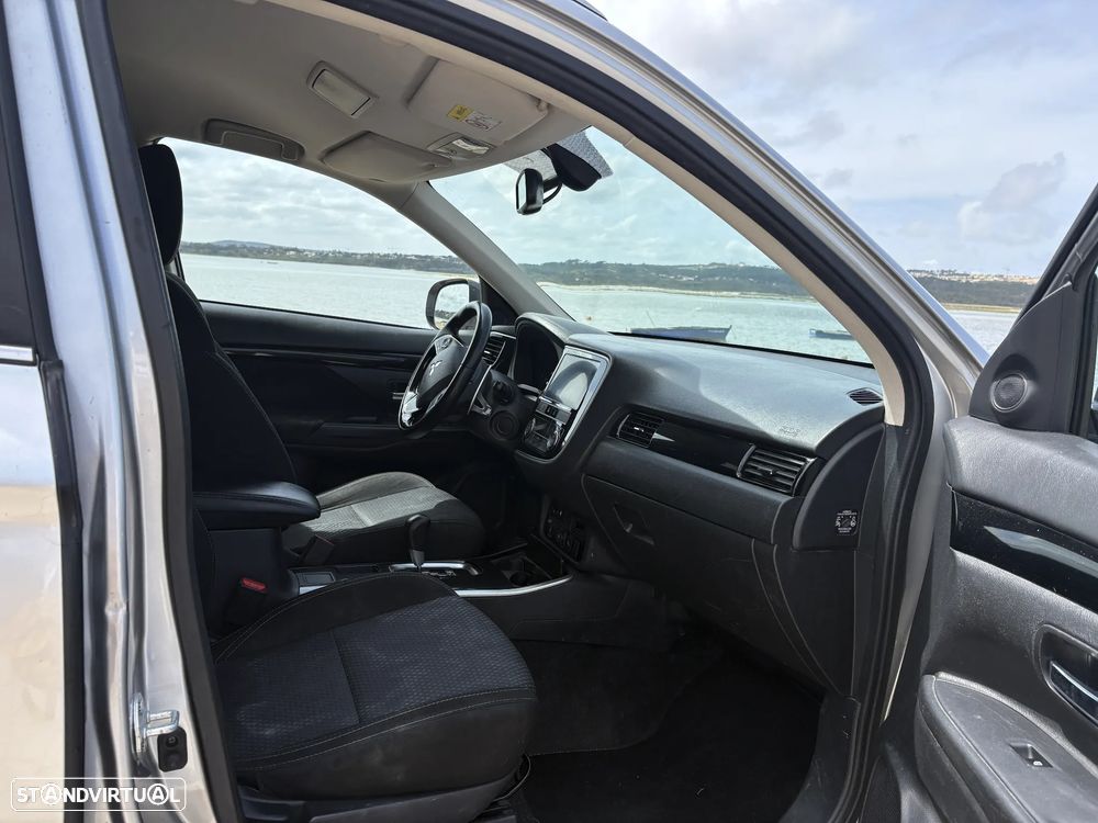 Mitsubishi Outlander 2.0 Kaiteki CVT - 8