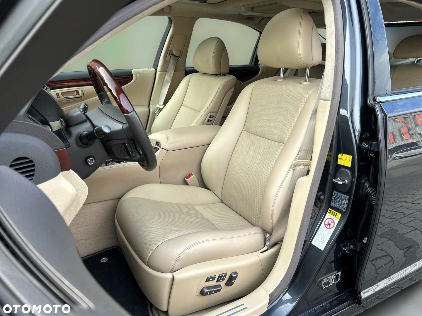 Lexus LS 460 Prestige - 14