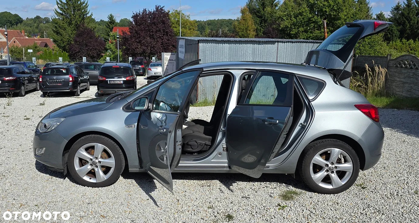 Opel Astra IV 1.6 Essentia - 12