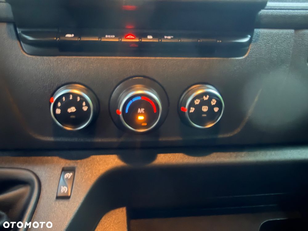 Renault Renault Master 2.3 dCi 135 KM L2H2 Pack Clim – Produkcja 2021r/Rejstracja 2022r. – FV23% – GWARANCJA - Ładowność (kg): 1352 - WEBASTO - Pierwszy Właściciel - Salon Polska - Pełna Historia Serwisowa - Oryginalny Przebieg - 33