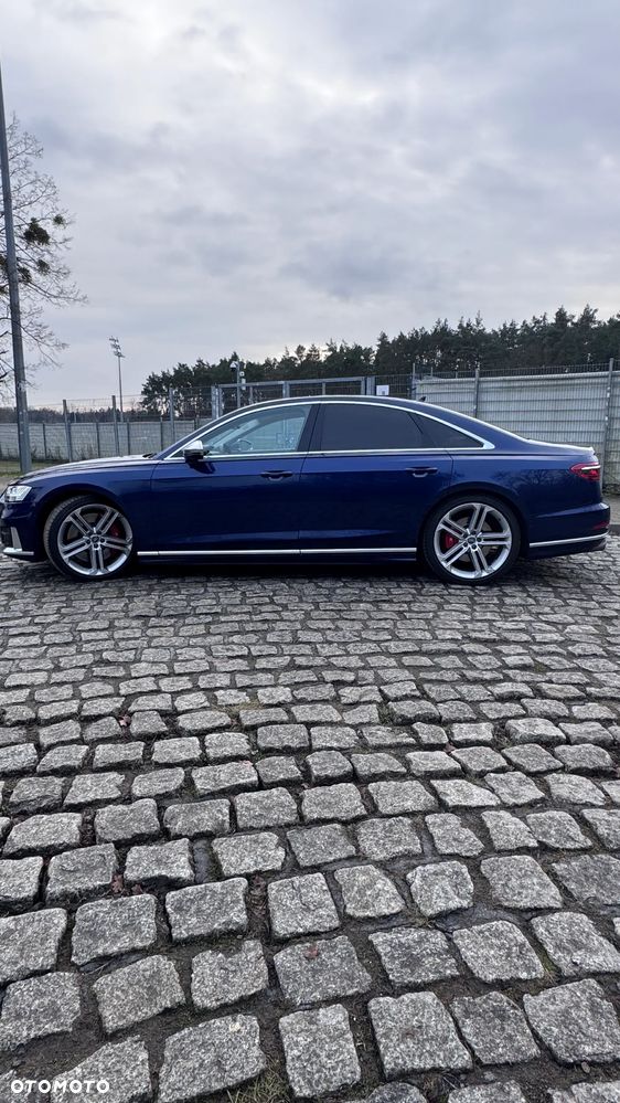 Audi S8 - 4