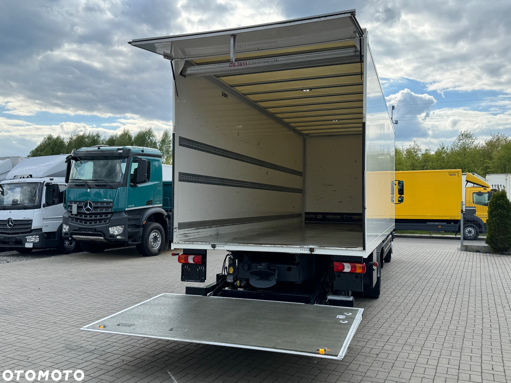 Mercedes-Benz ATEGO 1230 KONTENER 7.50m WINDA - 19
