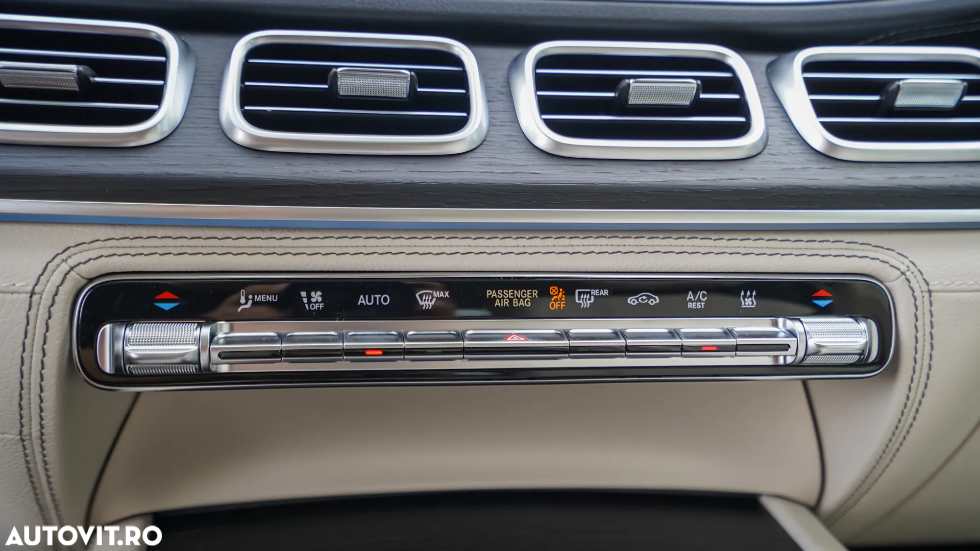 Mercedes-Benz GLS - 18