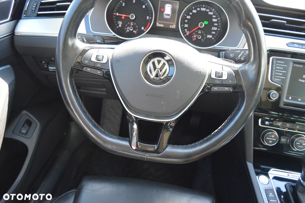 Volkswagen Passat 2.0 TDI Bi-Turbo BMT 4Mot Highline DSG - 23