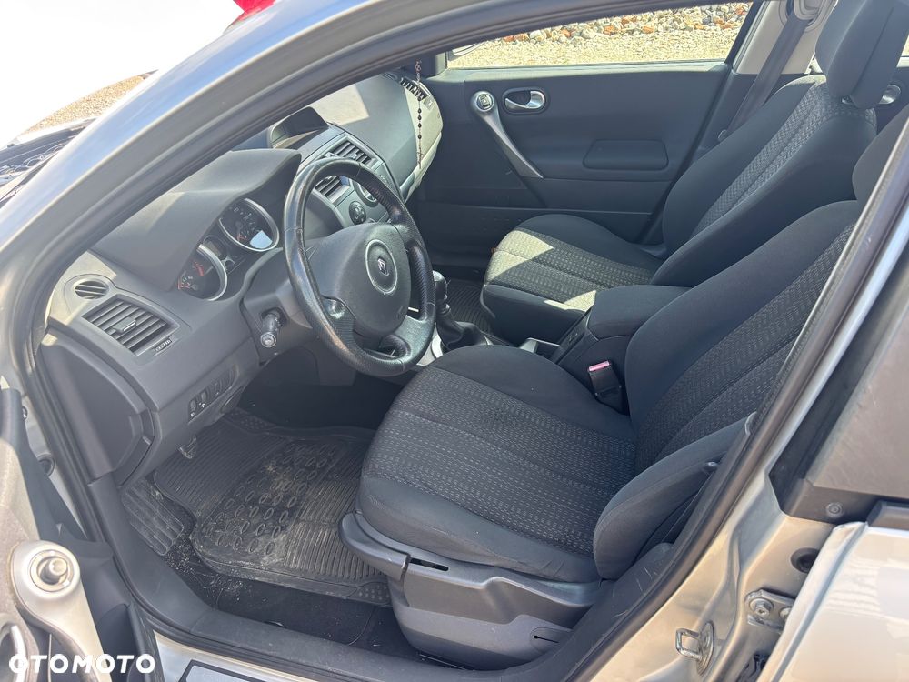 Renault Megane 2.0 dCi Expression - 6