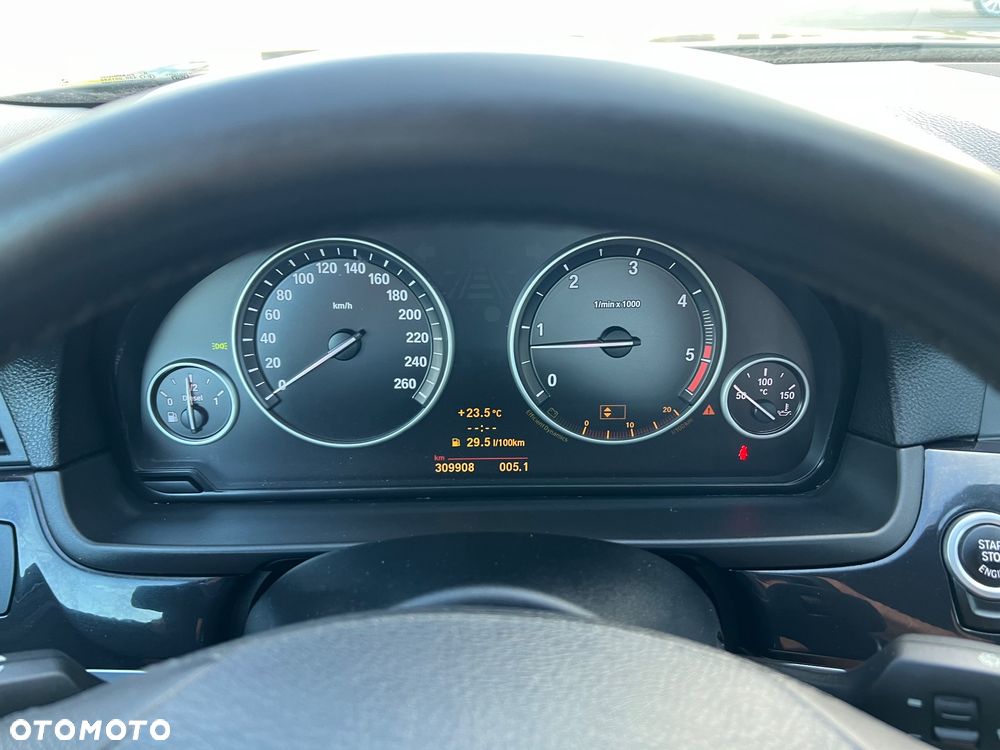 BMW Seria 5 525d - 30