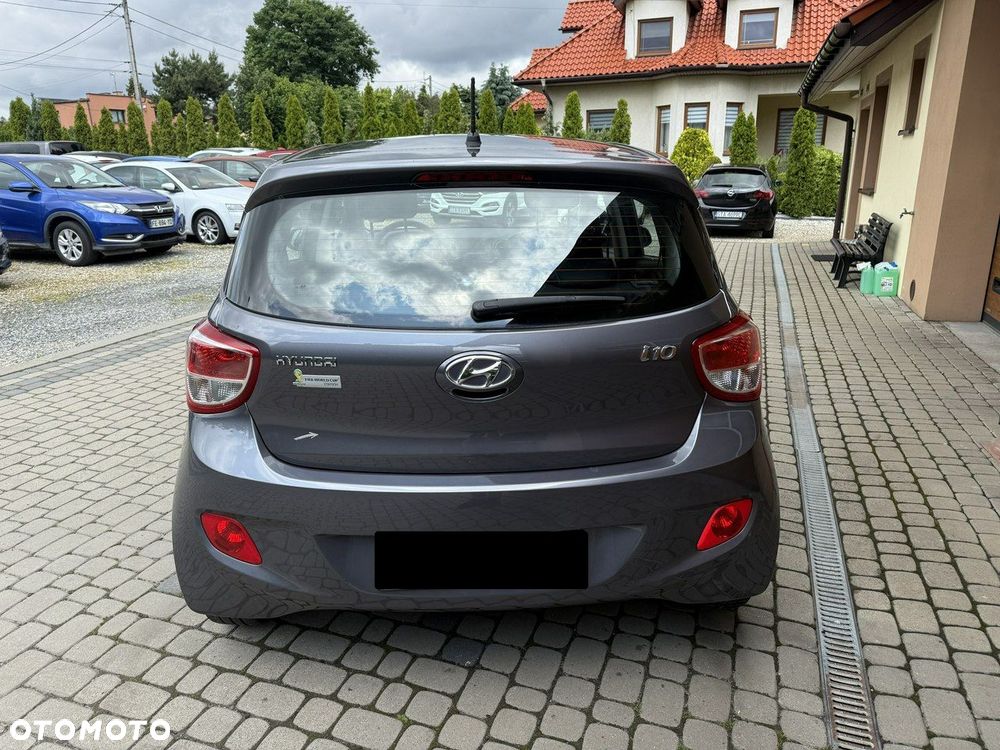Hyundai i10 1.0 Fifa World Cup Edition - 8
