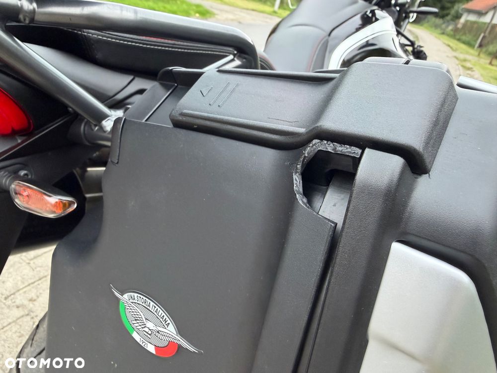 Moto Guzzi V85 - 25