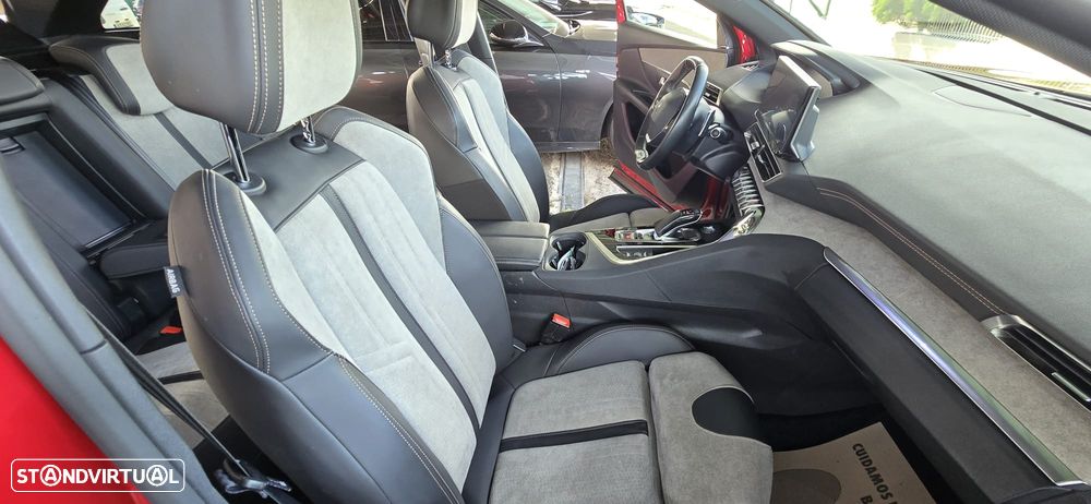 Peugeot 3008 1.6 Hybrid GT Pack e-EAT8 - 24