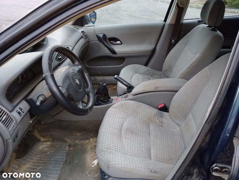 Renault Laguna II (01-05r.) 2.0 B 134KM. Silnik F4R712 Skrzynia JR5014 lakier NV903. Cały na części. GWARANCJA !!!  Przód Tył Zestaw Komplet Drzwi Klapa Zderzak Błotnik Maska Grill Atrapa Szyba Pas Lampa Lusterko Boczki Fotel Kanapa Kokpit Deska Rozdzielcza Przełącznik Włącznik Sterownik Przewody Wiązka Instalacja Moduł Komputer Czujnik Listwa Pompa Alternator Wtryski Głowica Rozrusznik Kompresor Sprzęgło Dwumas Silnik Skrzynia ABS Klimatyzacji Paliwa Wspomagania Kolektor Turbina Przepustnica Zawór Chłodnica Koło Hak Belka Sanki Zawieszenie Mcpherson Półoś Amortyzator Wydech Tłumik Zacisk Most - 8