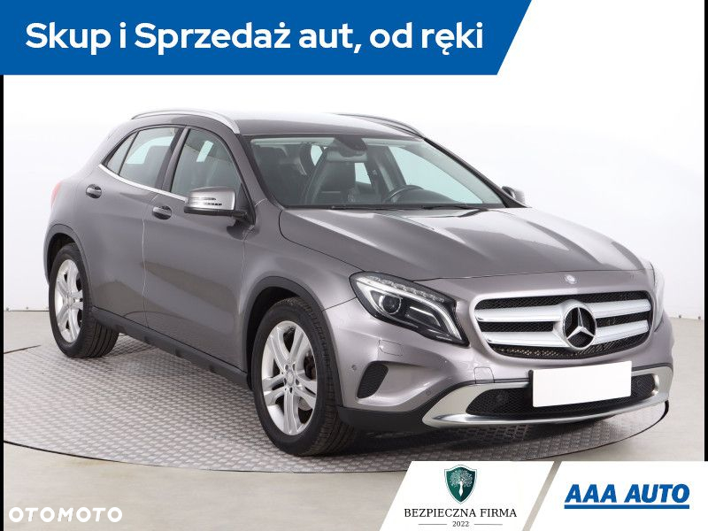 Mercedes-Benz GLA - 2