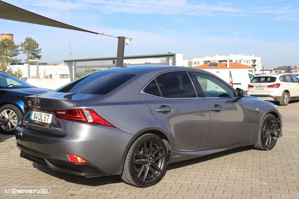 Lexus IS 300H F Sport - 21