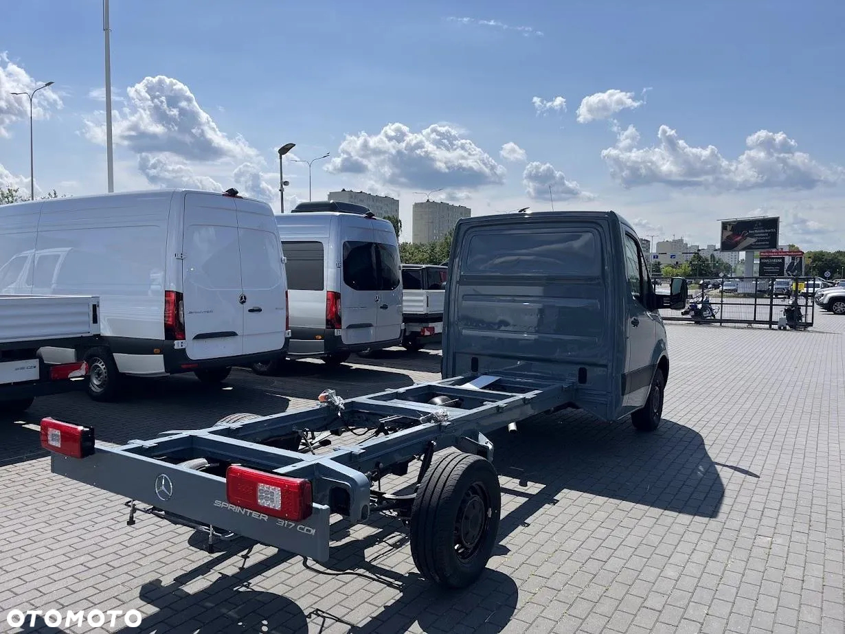 Mercedes-Benz Sprinter - 6