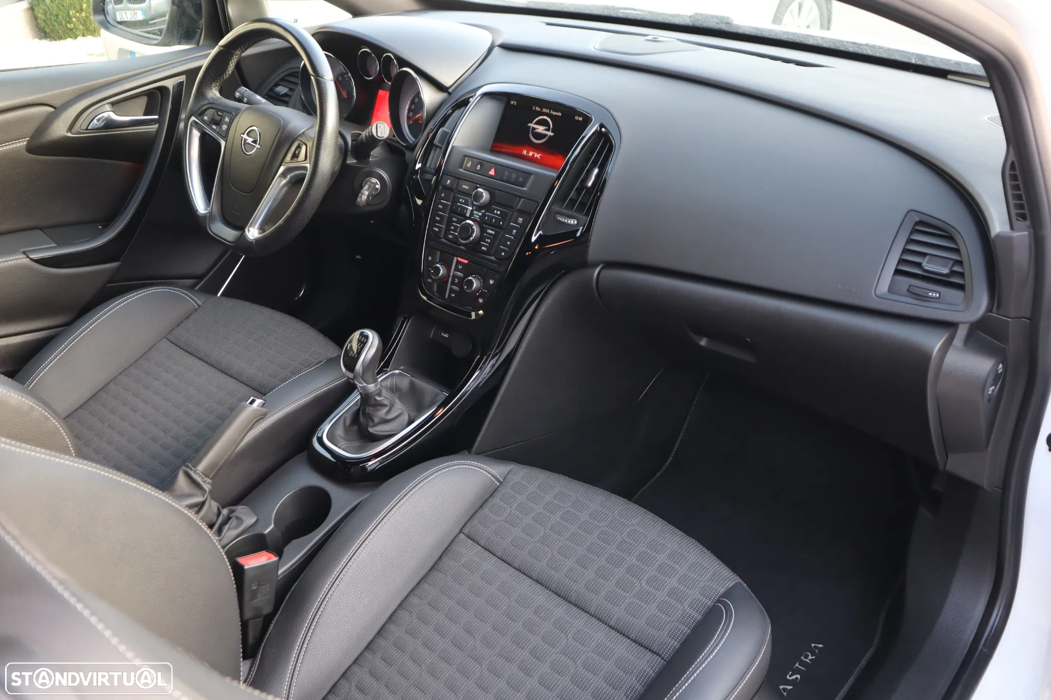 Opel Astra GTC 1.6 CDTi S/S - 11
