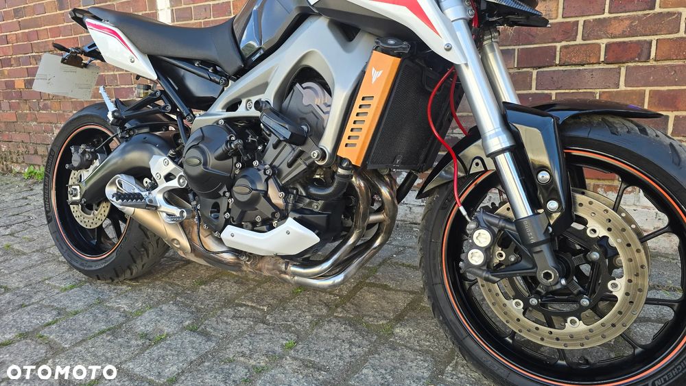 Yamaha MT - 27