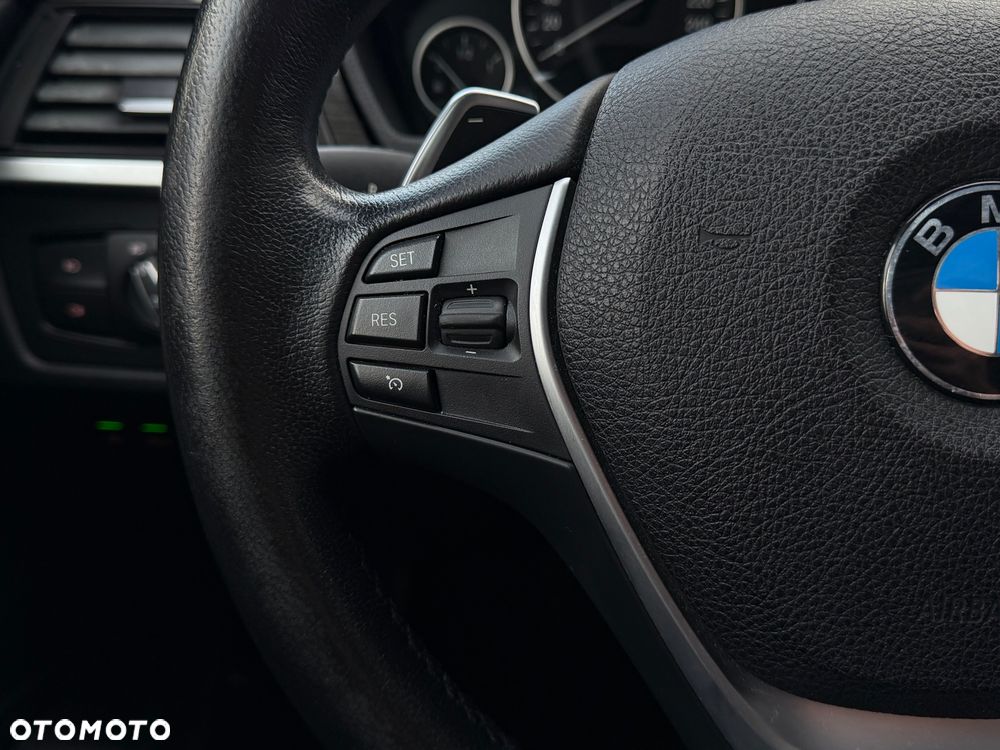 BMW Seria 3 328i Luxury Line - 22