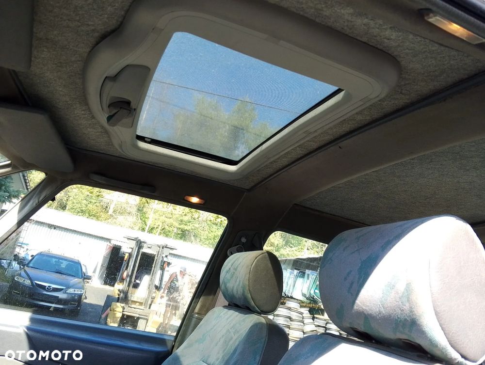 Renault Espace II (91-97r.) 2.2 B 110KM. Silnik J7T772(J7T 772)/J7T773(J7T 773)/J7T776(J7T 776) Skrzynia AR4/NG3/NG7 lakier NV596 – OTTOMAN GREEN.Cały na części. GWARANCJA !!!  Przód Tył Zestaw Komplet Drzwi Klapa Zderzak Błotnik Maska Grill Atrapa Szyba Pas Lampa Lusterko Boczki Fotel Kanapa Kokpit Deska Rozdzielcza Przełącznik Włącznik Sterownik Przewody Wiązka Instalacja Moduł Komputer Czujnik Listwa Pompa Alternator Wtryski Głowica Rozrusznik Kompresor Sprzęgło Dwumas Silnik Skrzynia ABS Klimatyzacji Paliwa Wspomagania Kolektor Turbina Przepustnica Zawór Chłodnica Koło Hak Belka Sanki Zawieszenie Mcpherson Półoś Amortyzator Wydech Tłumik Zacisk Most - 7