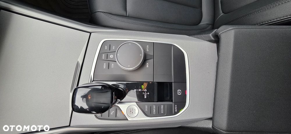 BMW Seria 3 320d Efficient Dynamics Edition Advantage - 27