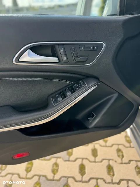 Mercedes-Benz CLA 250 7G-DCT - 13