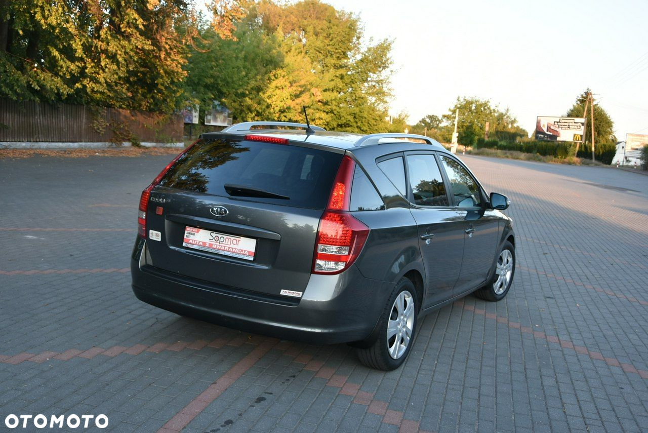 Kia Ceed - 22