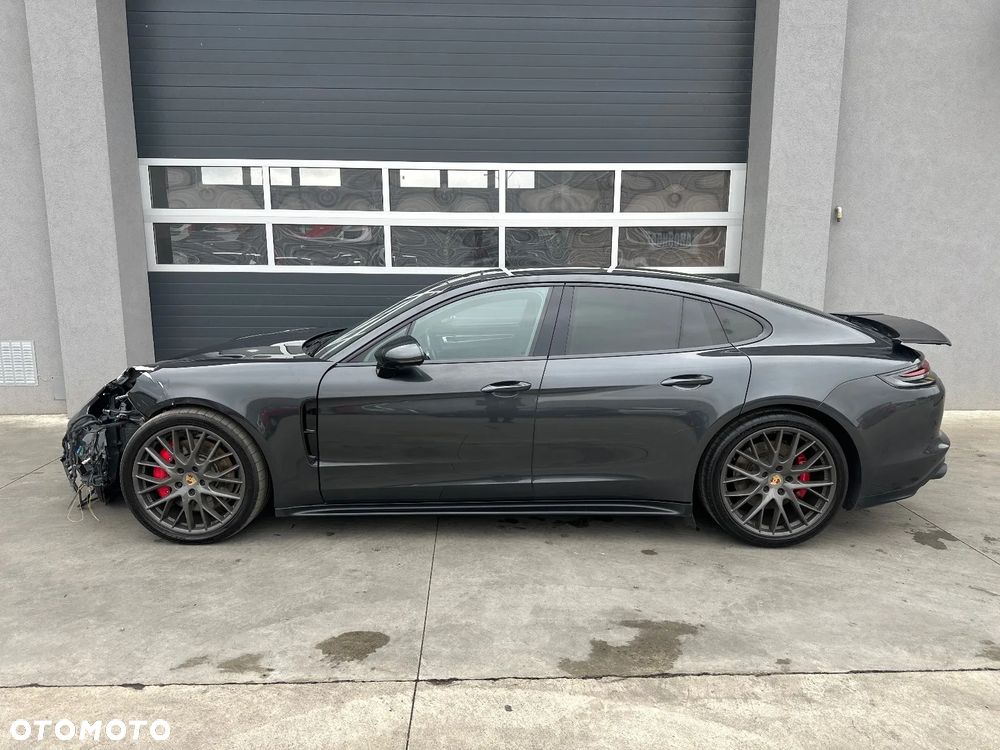 Porsche Panamera GTS - 8