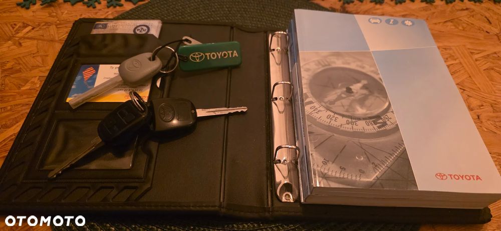 Toyota Avensis 1.6 VVT-i Terra Plus - 8