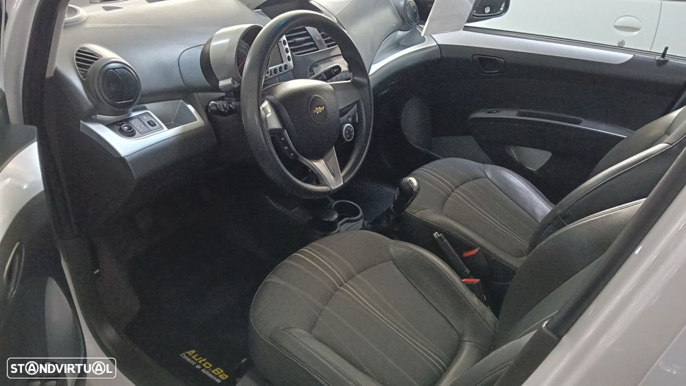 Chevrolet Spark 1.0 L Bi-Fuel - 18