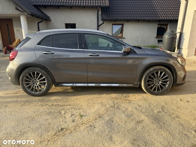Mercedes-Benz GLA 220 d AMG Line - 12