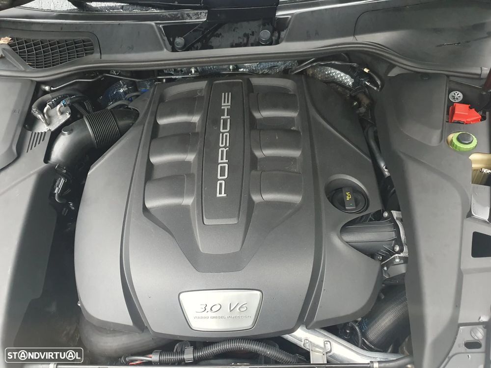 Porsche Cayenne Platinum Edition - 3