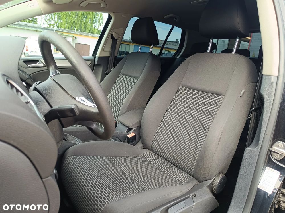 Volkswagen Golf - 11
