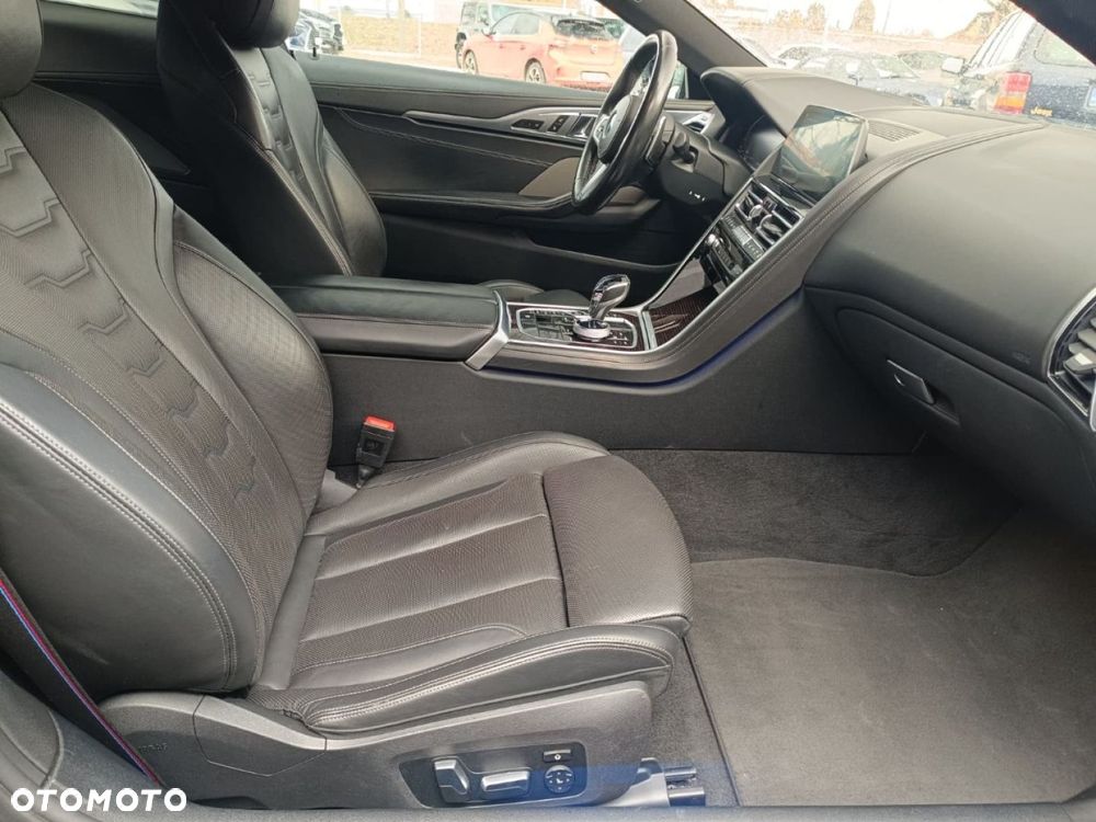 BMW Seria 8 - 25