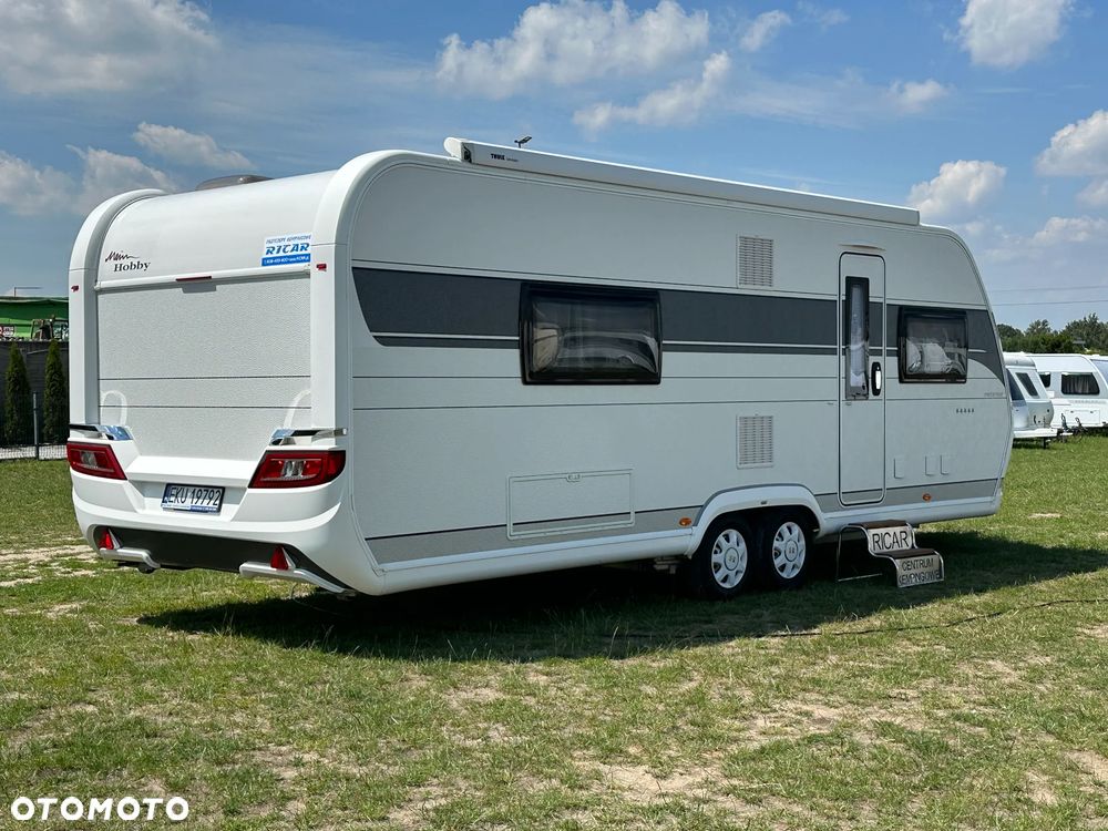 Hobby 660 WFC PRESTIGE z klimą dachową, napędem i markizą. - 1