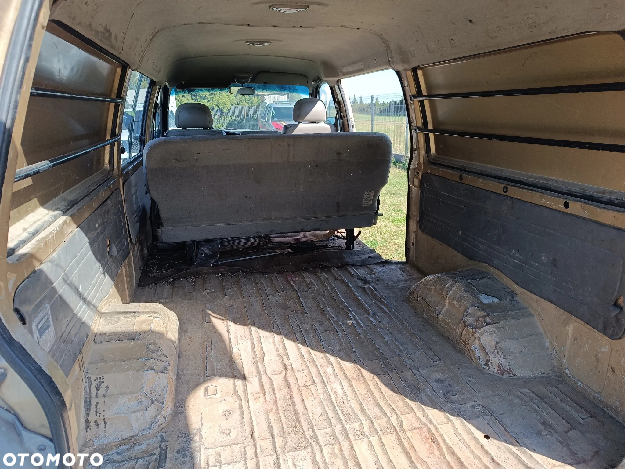 Kia Pregio 2.5 TCI - 12