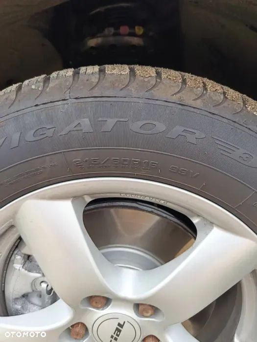 Całoroczne Dębica 215 60 16 z felgami - 8