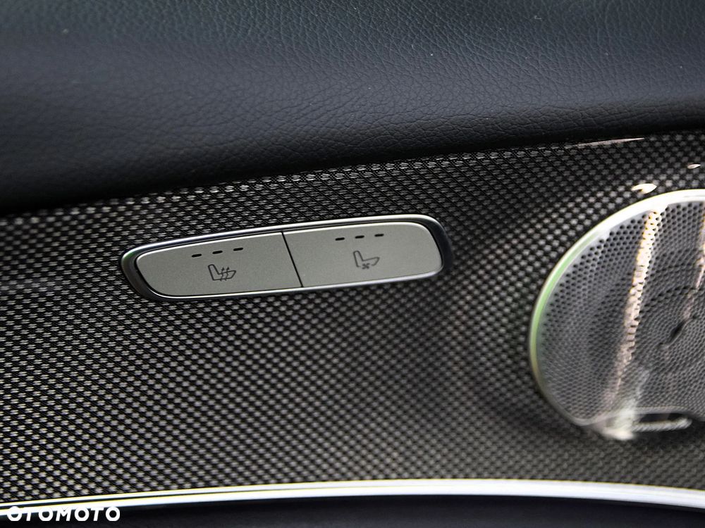 Mercedes-Benz Klasa E 300 de 4Matic 9G-TRONIC - 19